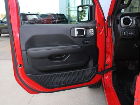 Used 2021 Jeep Gladiator Overland image 9