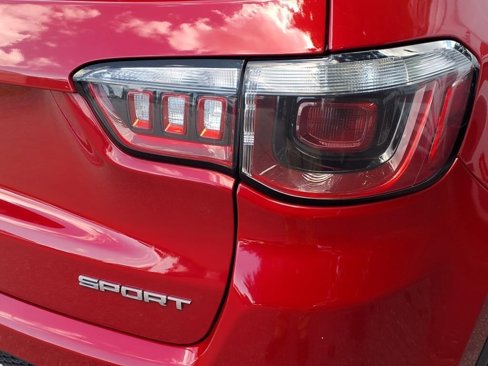 Used 2018 Jeep Compass Sport image 31