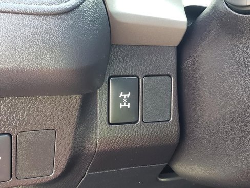 Used 2017 Toyota RAV4 LE image 28