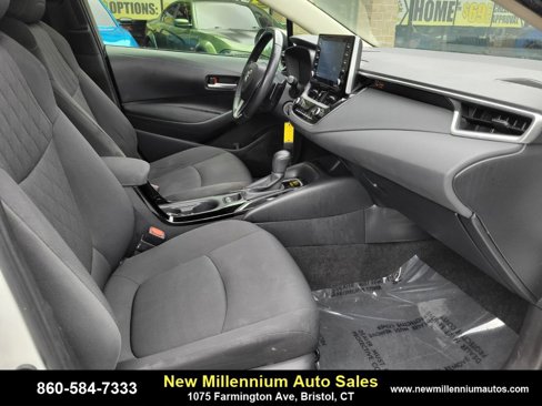 Used 2021 Toyota Corolla LE image 11