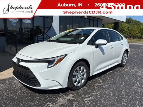 Used 2024 Toyota Corolla LE image 2