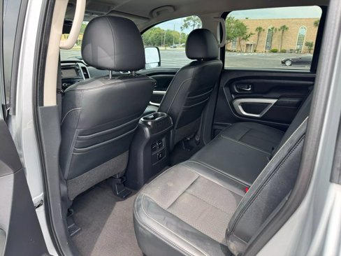 Used 2017 Nissan Titan PRO-4X image 19