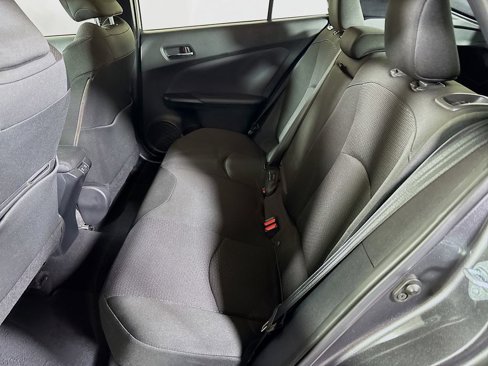 Used 2021 Toyota Prius LE image 19