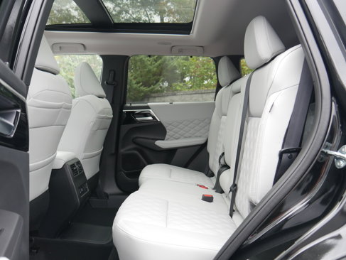 New 2025 Mitsubishi Outlander 4WD Plug-In Hybrid image 14