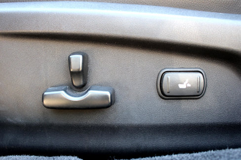 Used 2011 Subaru Outback 2.5i Limited image 18