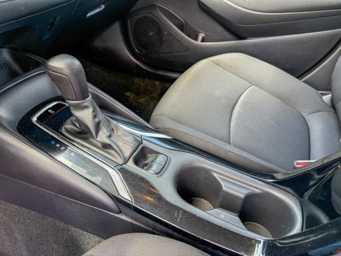 Used 2022 Toyota Corolla LE image 12