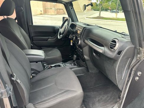 Used 2017 Jeep Wrangler Sport image 15