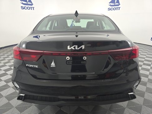 Used 2023 Kia Forte LXS image 19