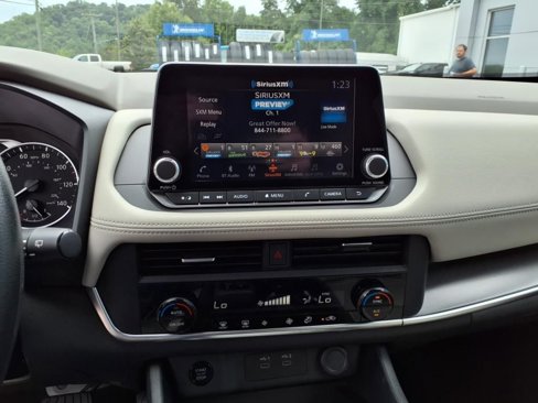 Used 2024 Nissan Rogue SV image 23