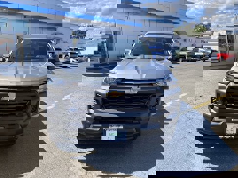 New 2024 Chevrolet Colorado W/T image 2
