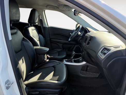 Used 2018 Jeep Compass Latitude w/ Popular Equipment Group image 19
