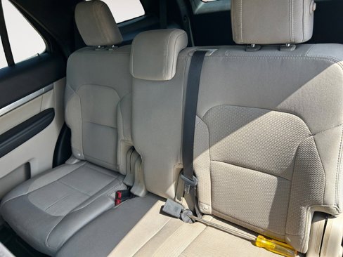 Used 2018 Ford Explorer XLT image 13