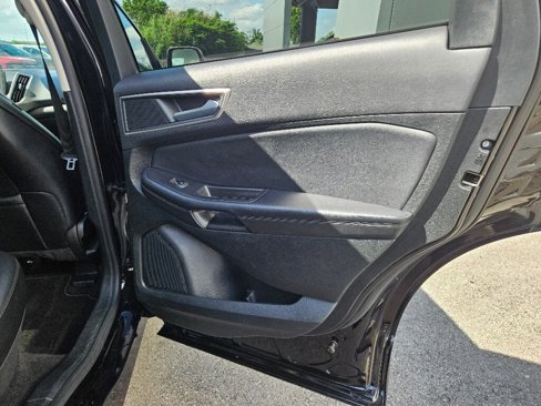 Used 2023 Ford Edge SEL image 13