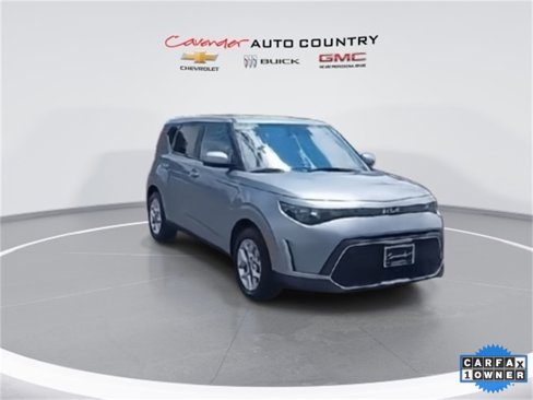 Used 2023 Kia Soul LX w/ LX Technology Package image 2