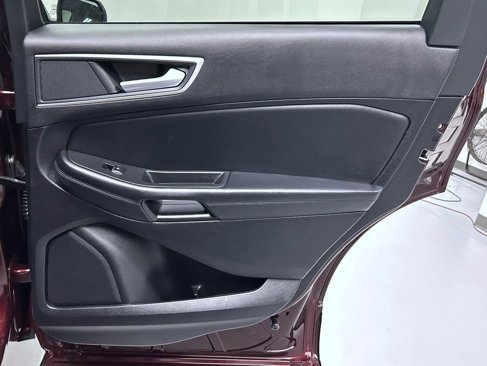 Used 2024 Ford Edge SEL image 17
