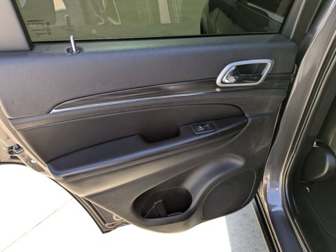 Used 2021 Jeep Grand Cherokee Limited image 16