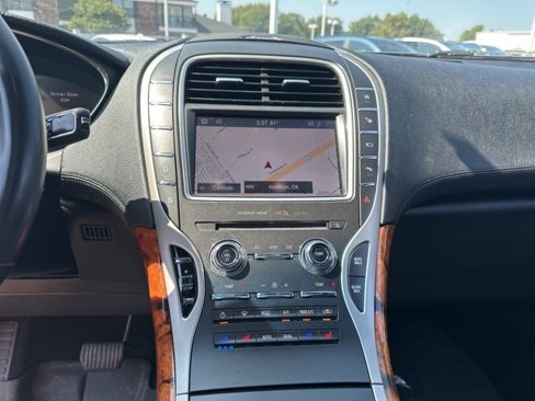 Used 2020 Lincoln Nautilus Reserve image 8