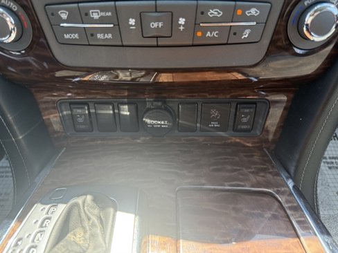 Used 2017 Nissan Armada SV image 24