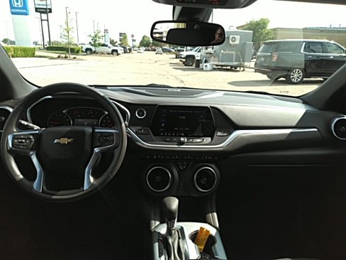 Used 2022 Chevrolet Blazer LT image 3