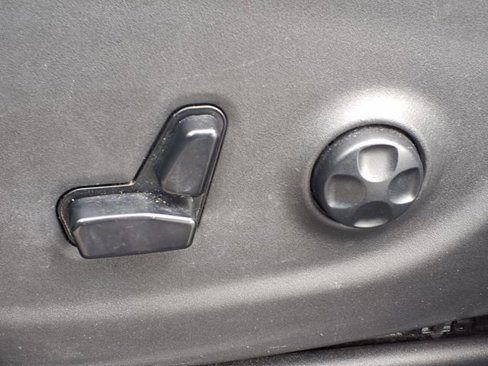 Used 2020 Jeep Cherokee Limited image 19