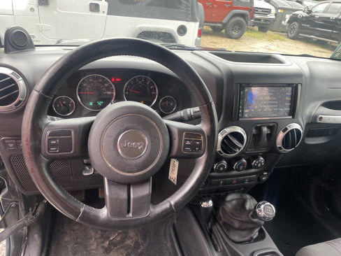 Used 2011 Jeep Wrangler Rubicon w/ Dual Top Group image 15