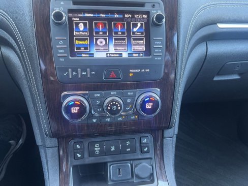 Used 2017 Chevrolet Traverse LT image 23