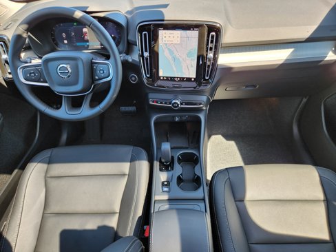 New 2025 Volvo XC40 B5 Core w/ Protection Package image 16