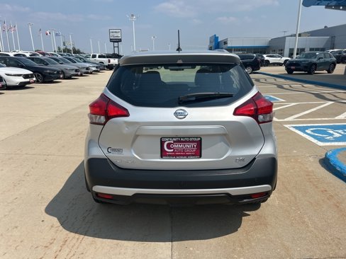 Used 2018 Nissan Kicks SR image 10