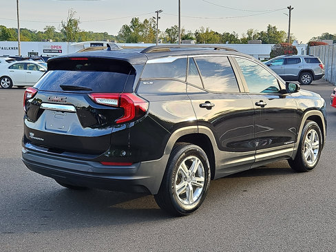 Certified 2022 GMC Terrain SLE w/ Driver Convenience Package image 6