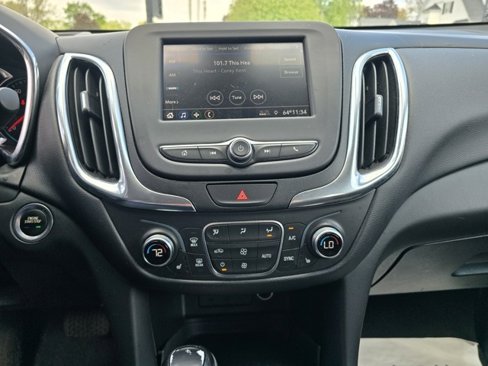Used 2020 Chevrolet Equinox LT image 29