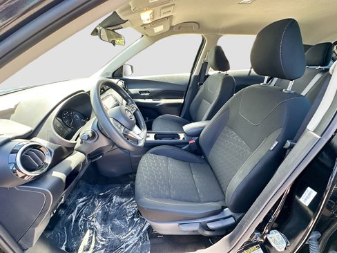 Certified 2024 Nissan Kicks SV image 18