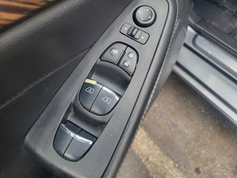 Used 2017 Nissan Maxima Platinum image 24