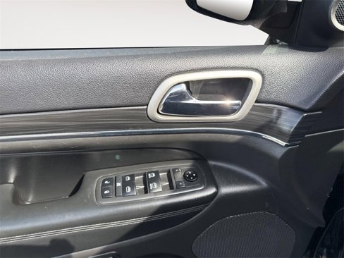 Used 2019 Jeep Grand Cherokee Limited image 11