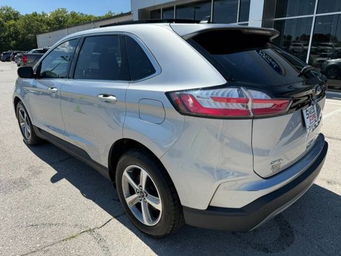 Used 2021 Ford Edge SEL w/ Convenience Package image 5