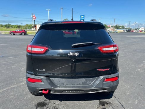 Used 2017 Jeep Cherokee Trailhawk image 6