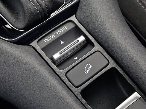Certified 2025 Honda HR-V LX image 24