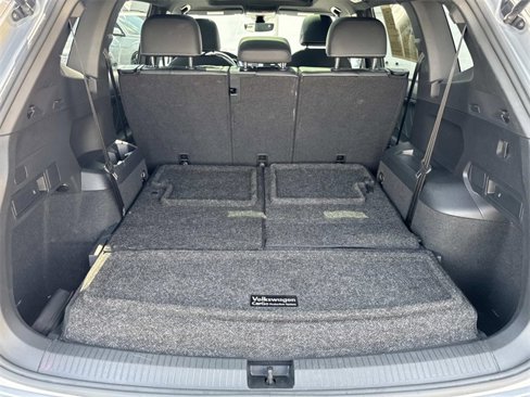 Certified 2023 Volkswagen Tiguan SE R-Line image 7