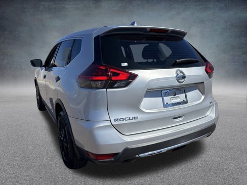 Used 2018 Nissan Rogue S image 11
