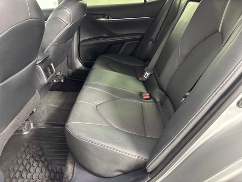Used 2020 Toyota Camry XSE image 13