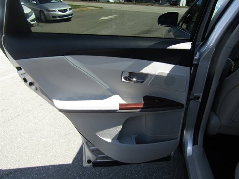 Used 2010 Toyota Venza AWD image 19