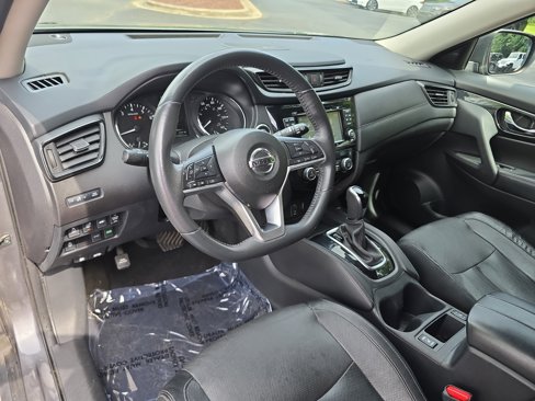 Used 2017 Nissan Rogue SL w/ SL Premium Package image 16
