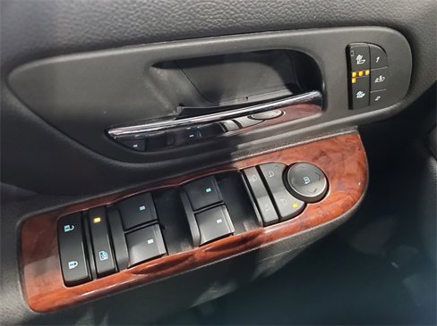 Used 2011 GMC Yukon XL SLT w/ SLT-2 Equipment Package image 16