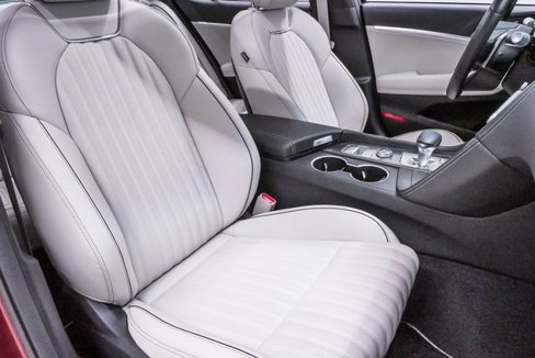 Certified 2025 Genesis G70 2.5T w/ Sport Prestige Package image 15