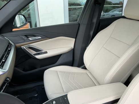New 2025 BMW X1 xDrive28i w/ Technology Package image 28