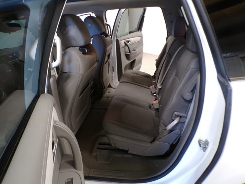 Used 2017 Chevrolet Traverse LT image 12