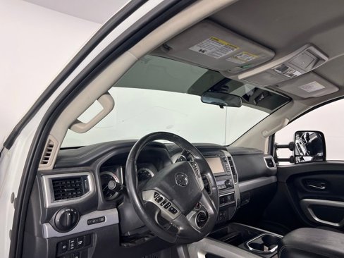 Used 2017 Nissan Titan PRO-4X image 25