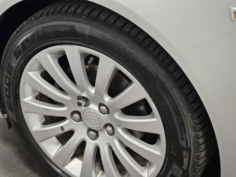 Used 2011 Buick Regal CXL image 10