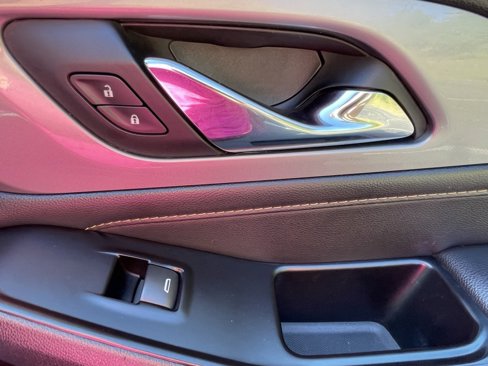 Used 2019 Chevrolet Traverse LT image 14