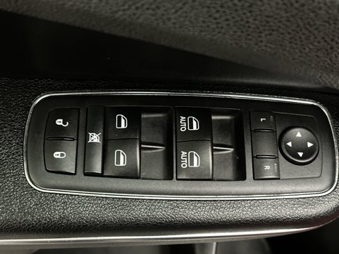 Used 2017 Chrysler 300 S image 18
