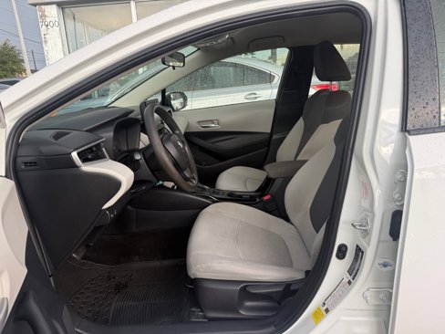 Used 2021 Toyota Corolla L image 24